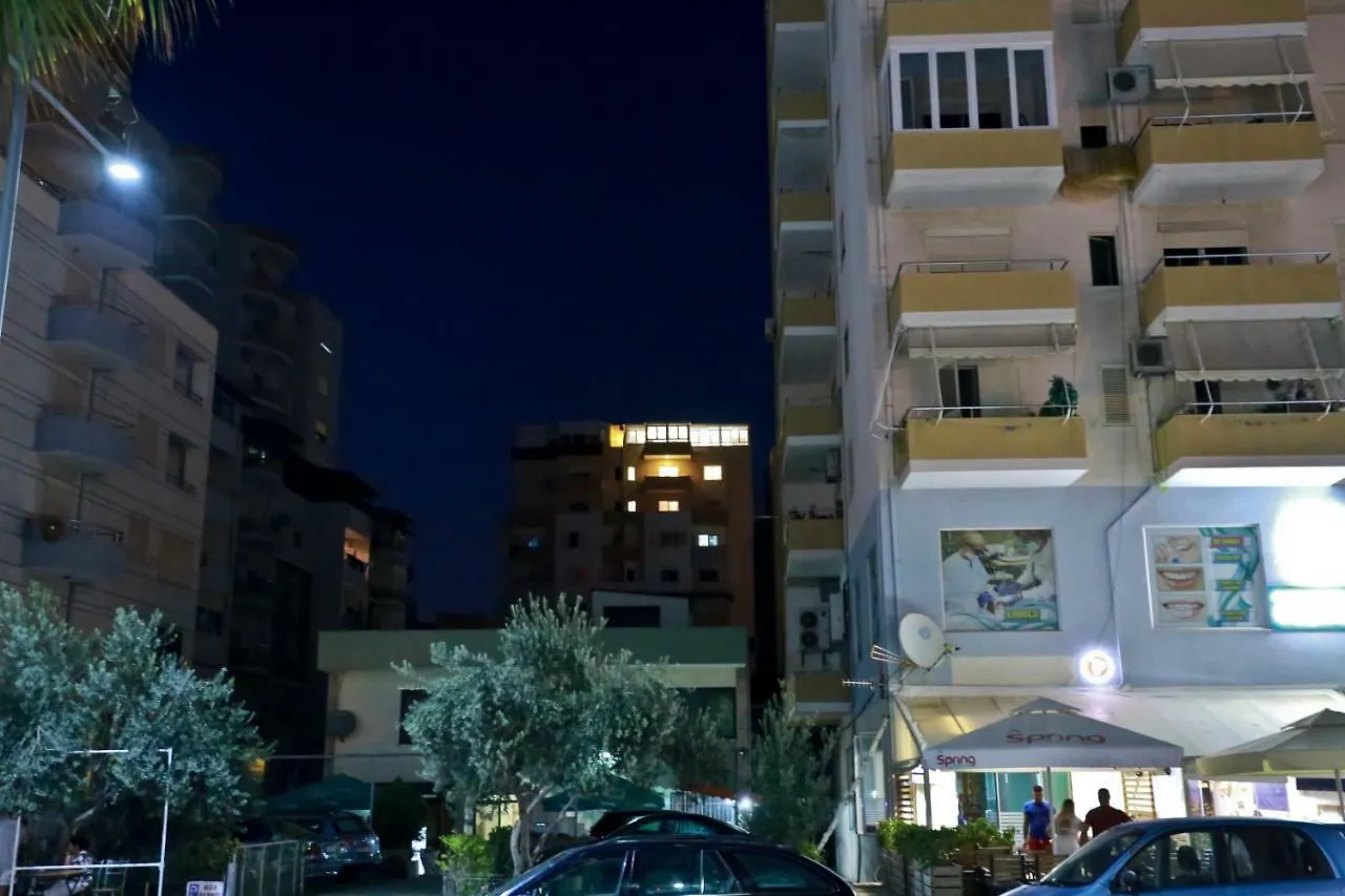 Amis House Daire Durrës 0*, Dıraç